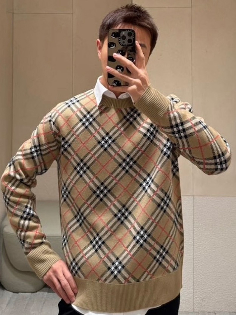 Burberry 526308−51L - Image 2