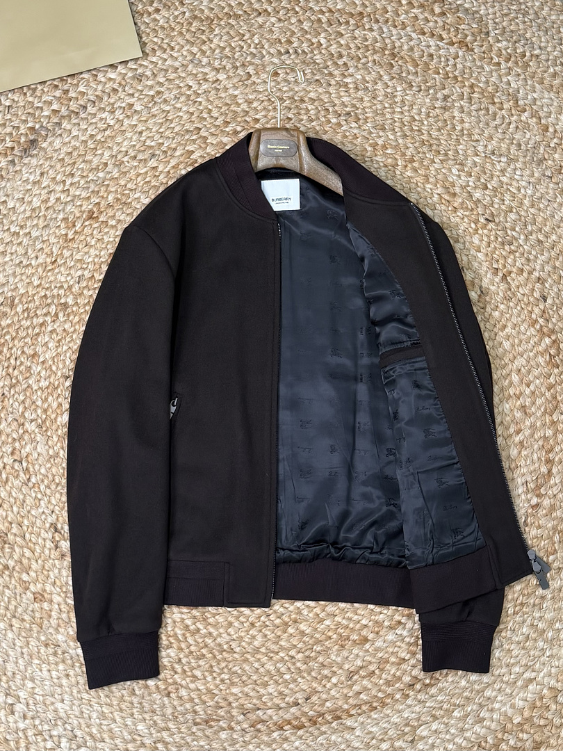 On Running Jacket Price:549 Pants 309 5191−8L - Image 30