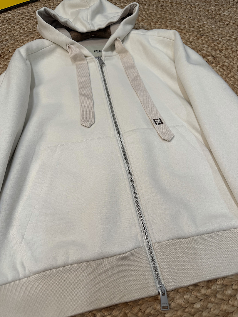 On Running Price:Jacket 499 Pants: 319 5183−8L - Image 14