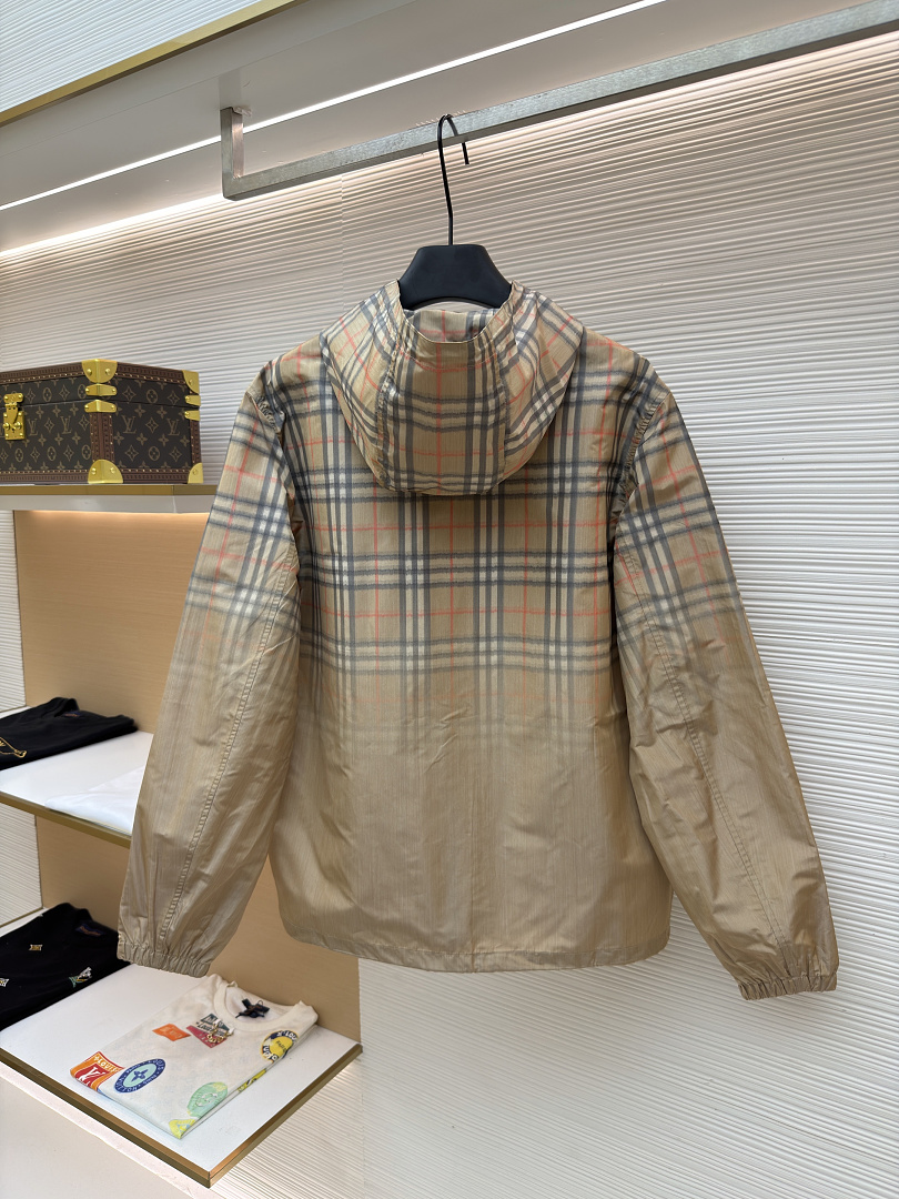 Burberry 6D276-61L - Image 5