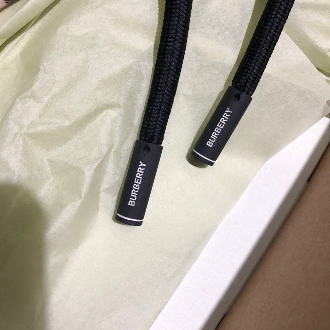 Burberry Yuan - Image 8