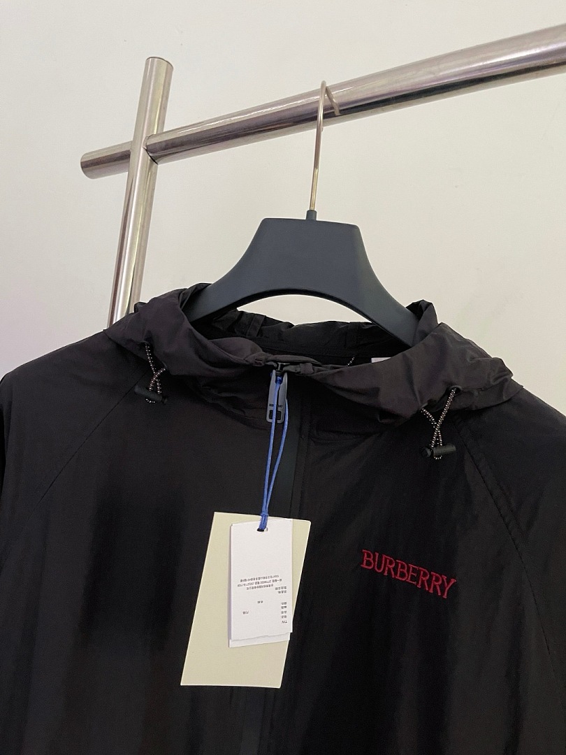 Burberry 6D410-61L - Image 4