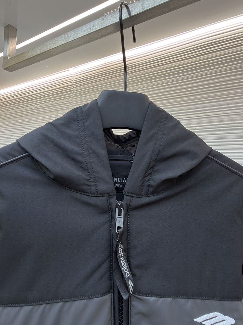 Balenciaga 6D232-61L - Image 9
