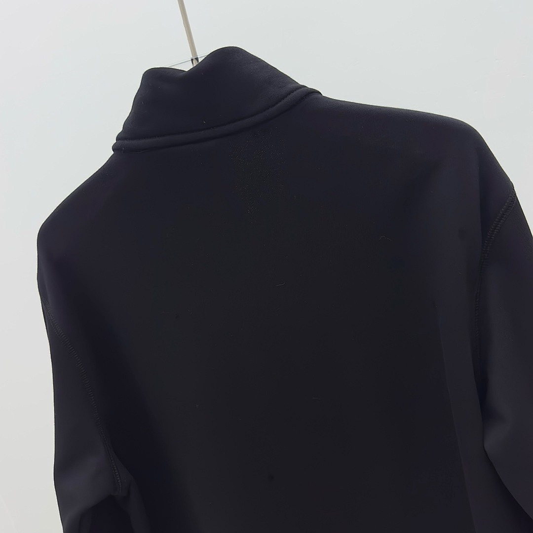 Chanel P 319— - Image 9