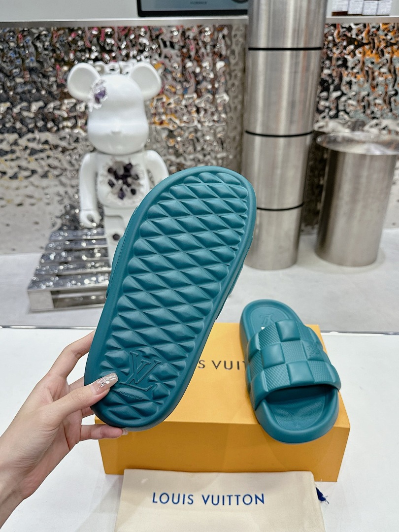 Unbranded Yuan Slides V081 - Image 4
