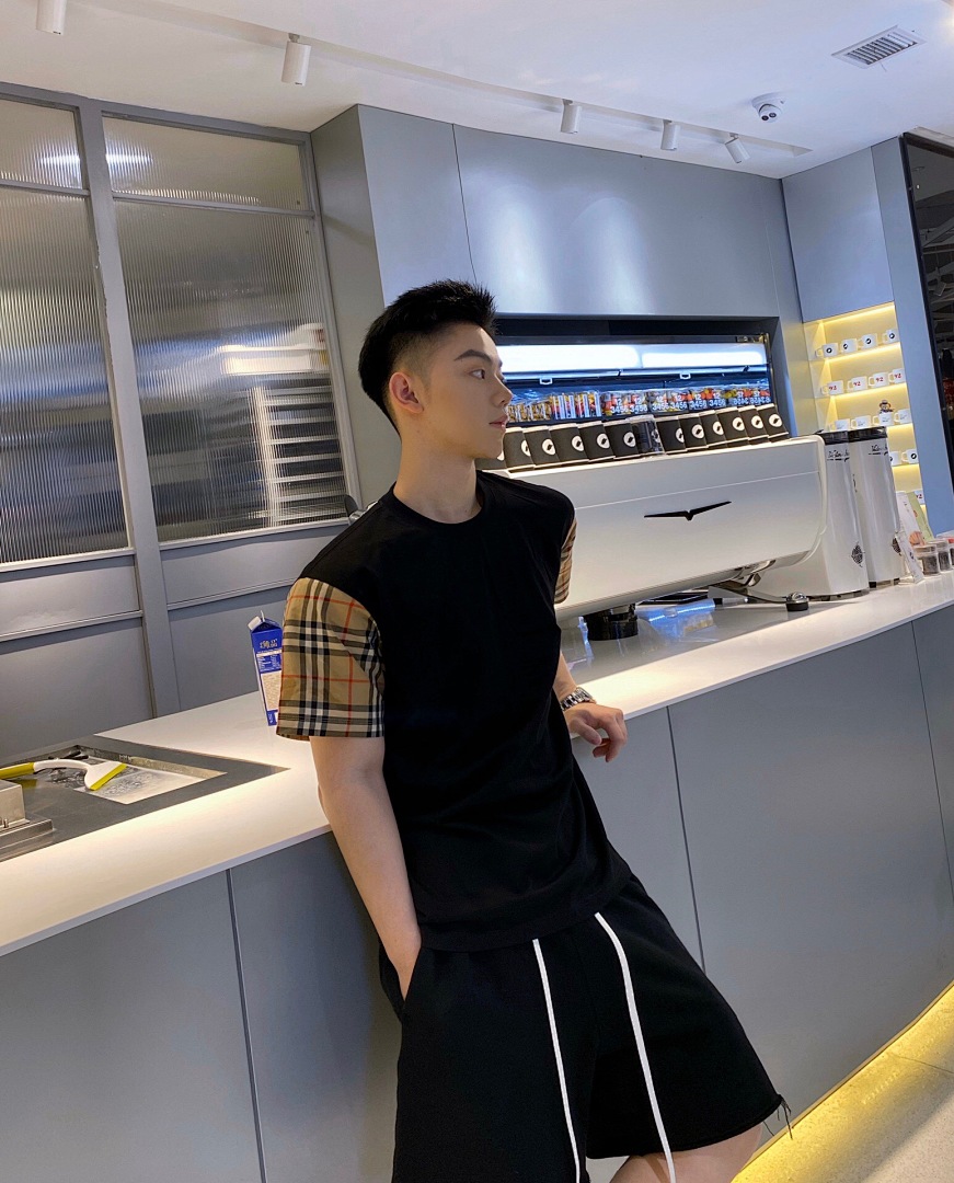 Burberry Yuan - Image 23