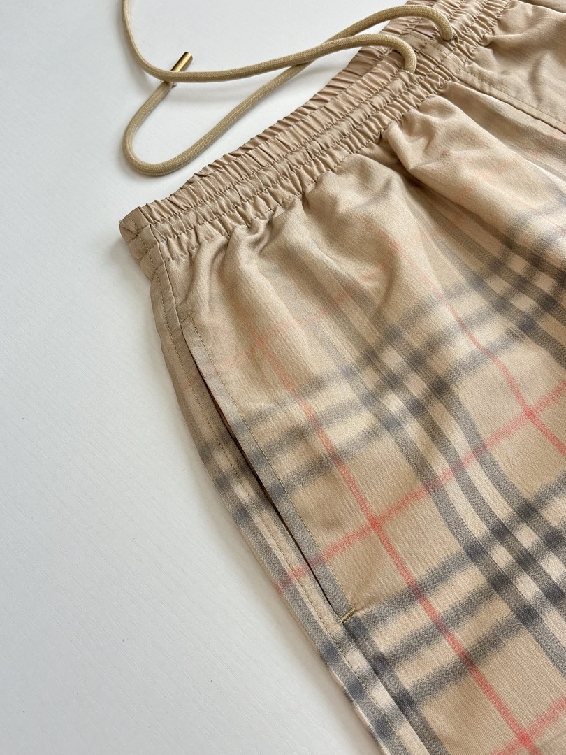 Burberry 31932-31L - Image 9