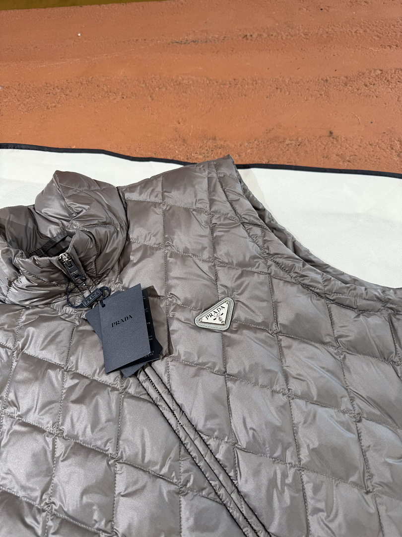 Prada 3211-86L - Image 21