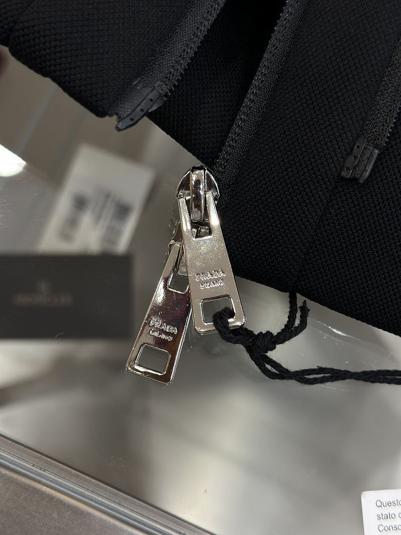 Prada 5206−8L - Image 16