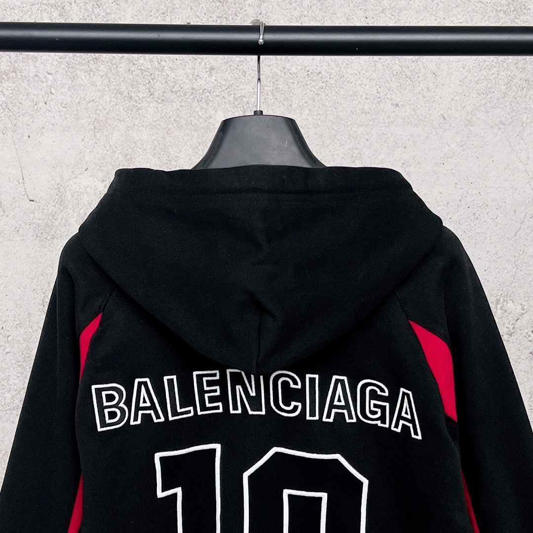 Balenciaga 5302−24L - Image 9