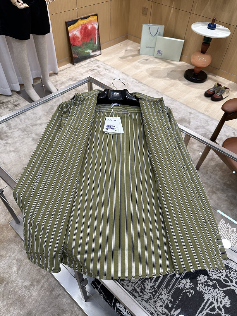 Burberry 551−8L - Image 6