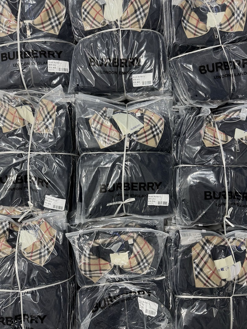 Burberry 5052−51L - Image 4