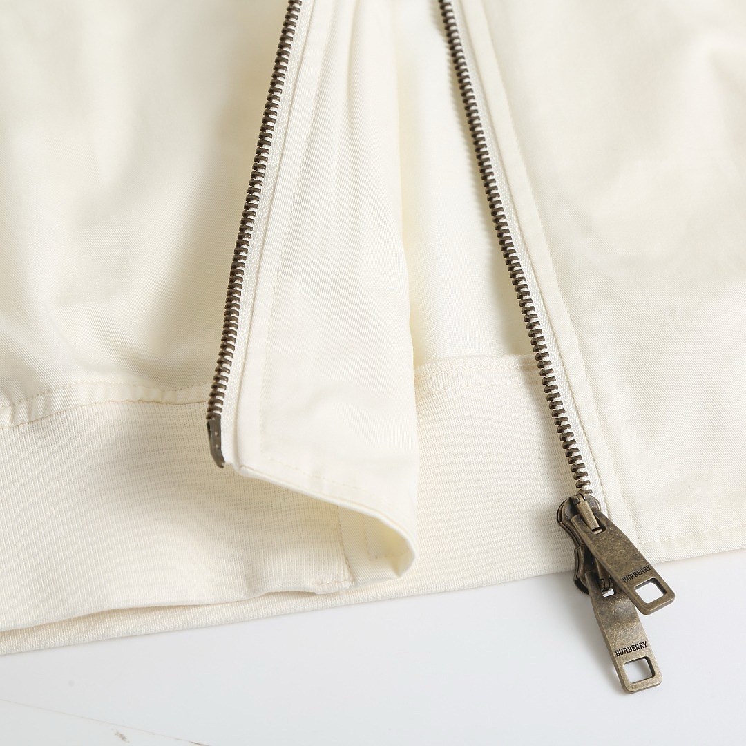 Burberry 6395-61L - Image 11