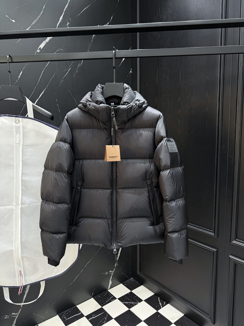 Burberry . 59663−92L