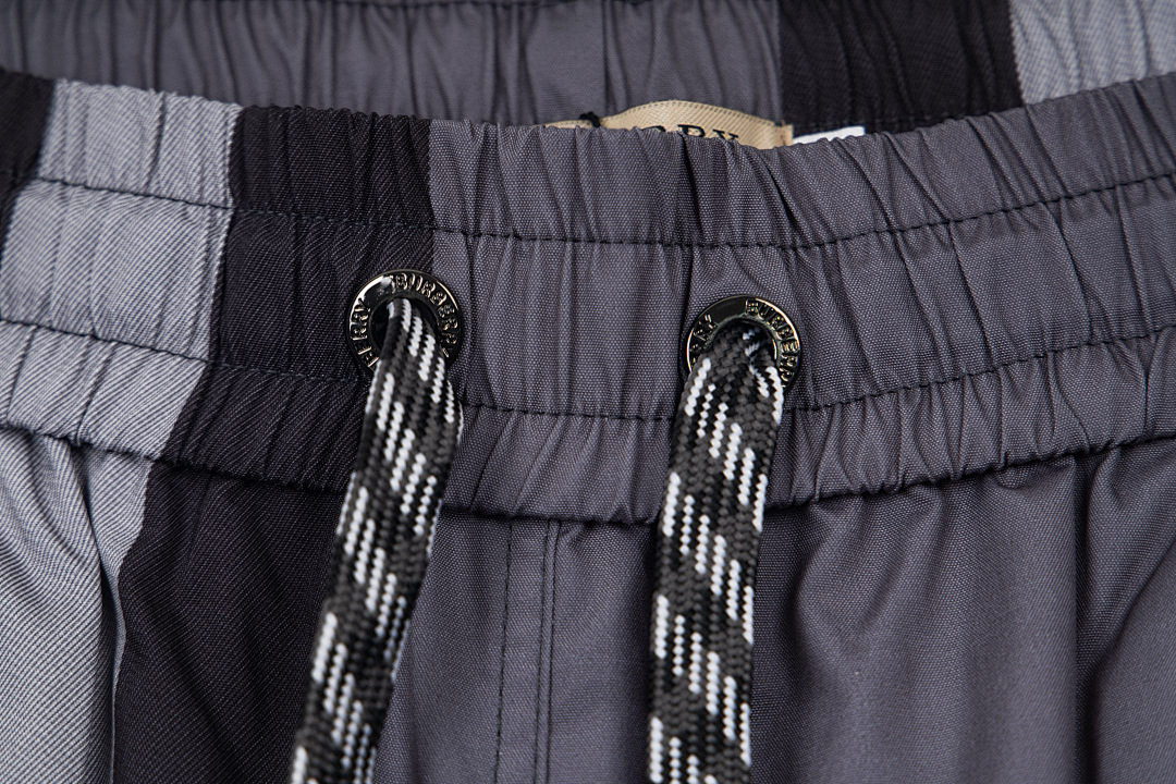 Burberry 52410−24L - Image 14