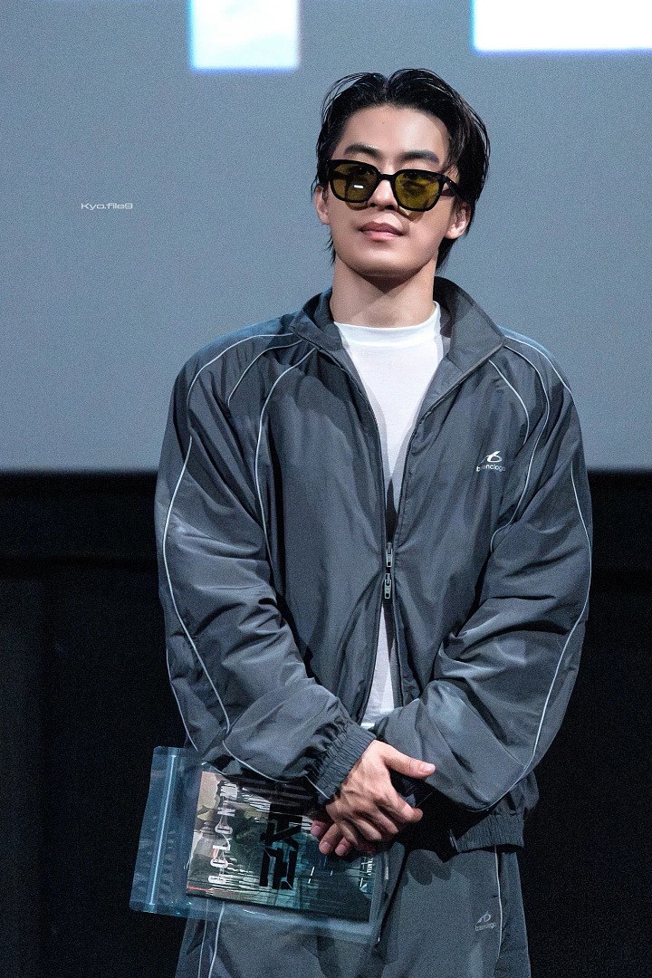Balenciaga 571−24L - Image 5