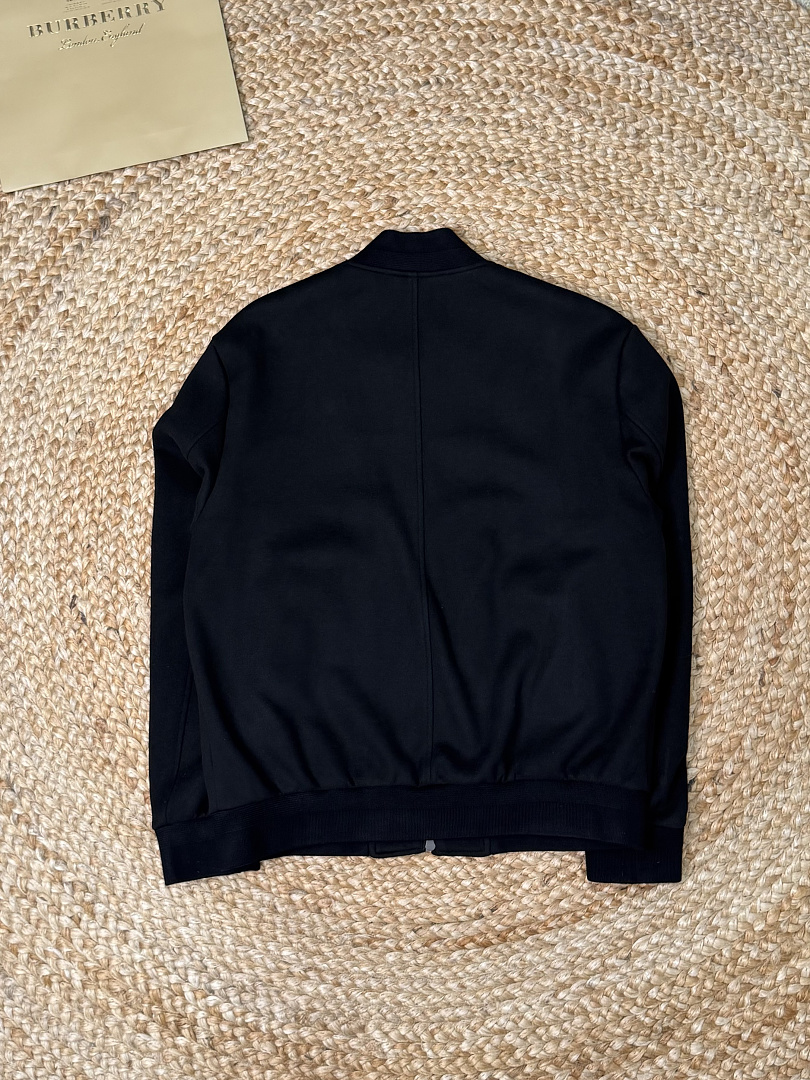On Running Jacket Price:549 Pants 309 5191−8L - Image 48