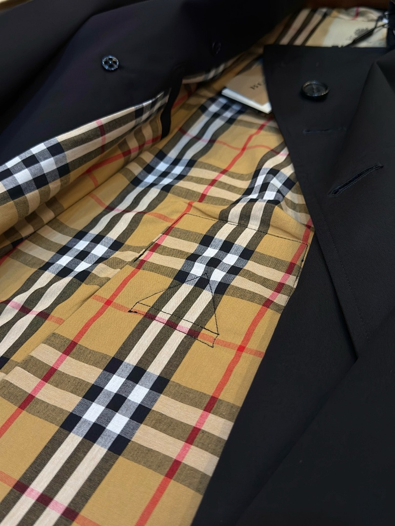 Burberry —6B034 - Image 7