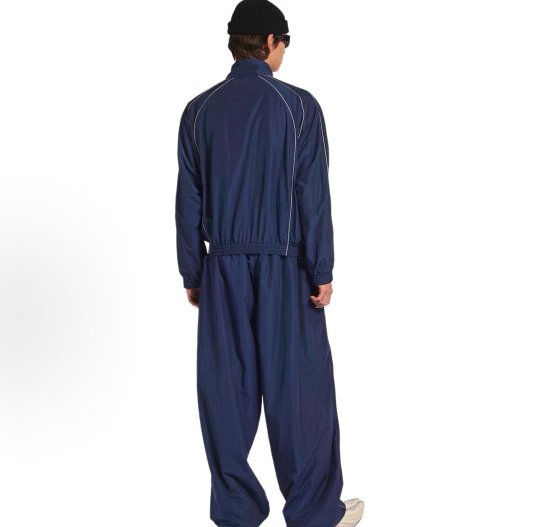 Balenciaga 568−24L - Image 4