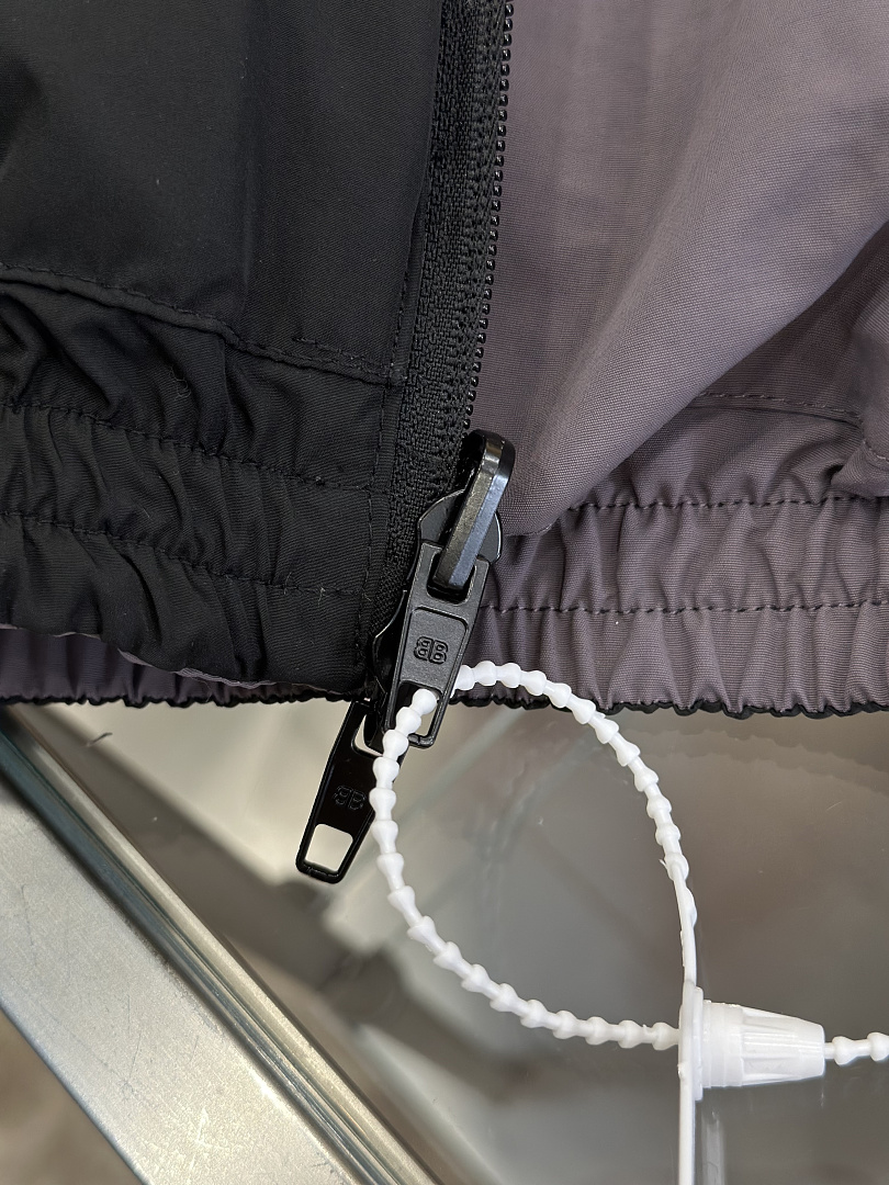 Balenciaga 3098-41L - Image 13