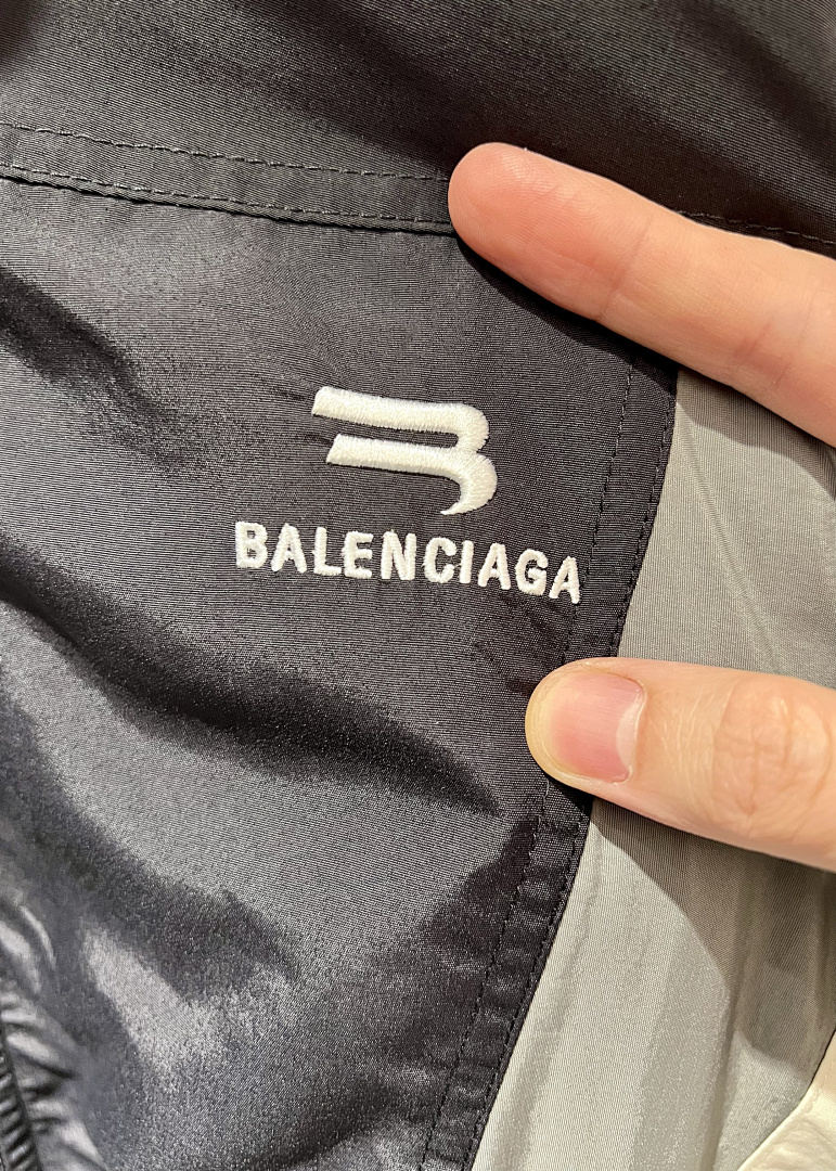 Balenciaga 3010-53L - Image 18