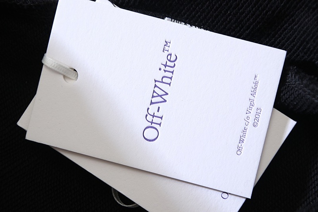Off-White . 1263 Long -62L - Image 2