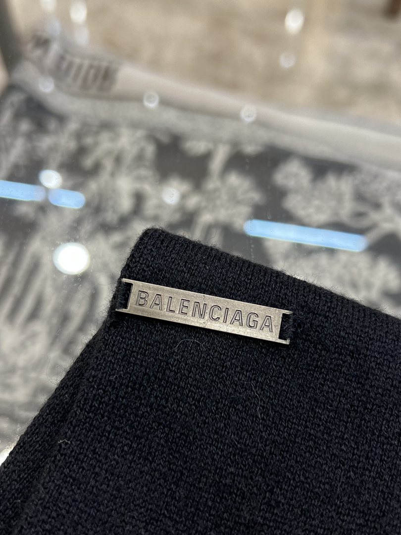 Balenciaga 6338-69L - Image 9
