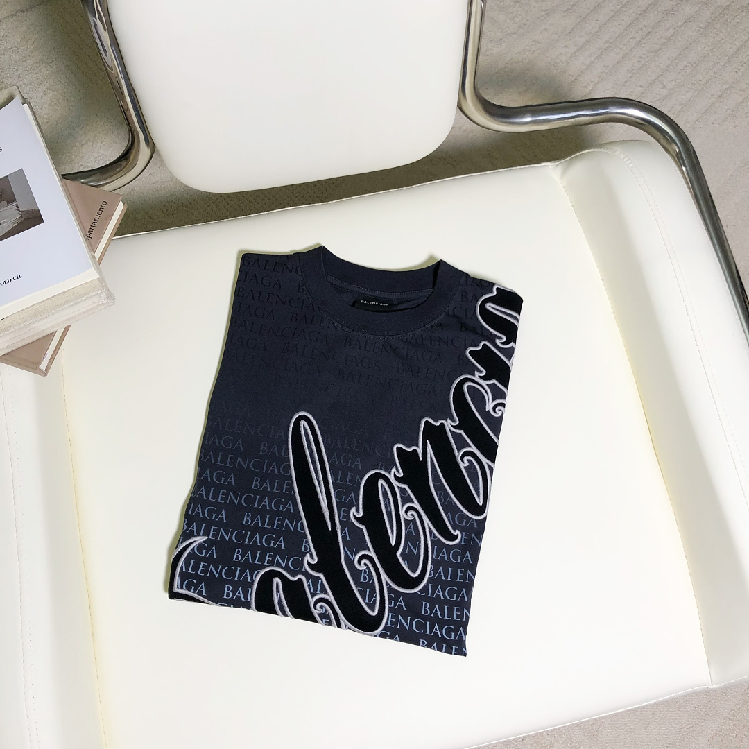 Balenciaga 586-17L - Image 8