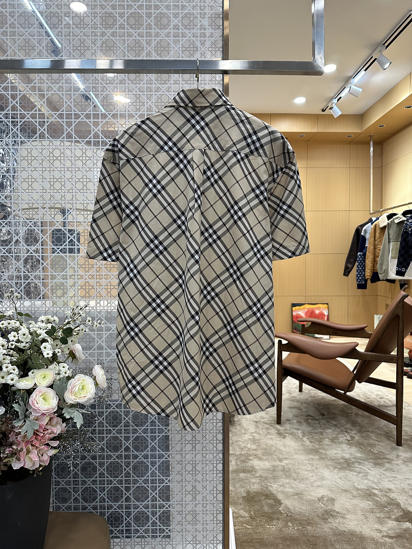 Burberry 549−8L - Image 3
