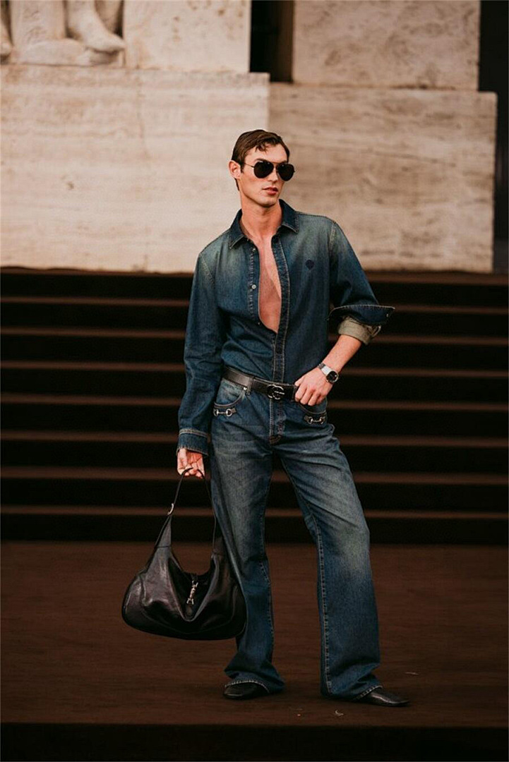 Gucci 6B734-60L - Image 4