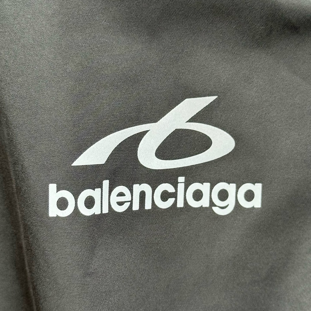Balenciaga 567−24L - Image 10