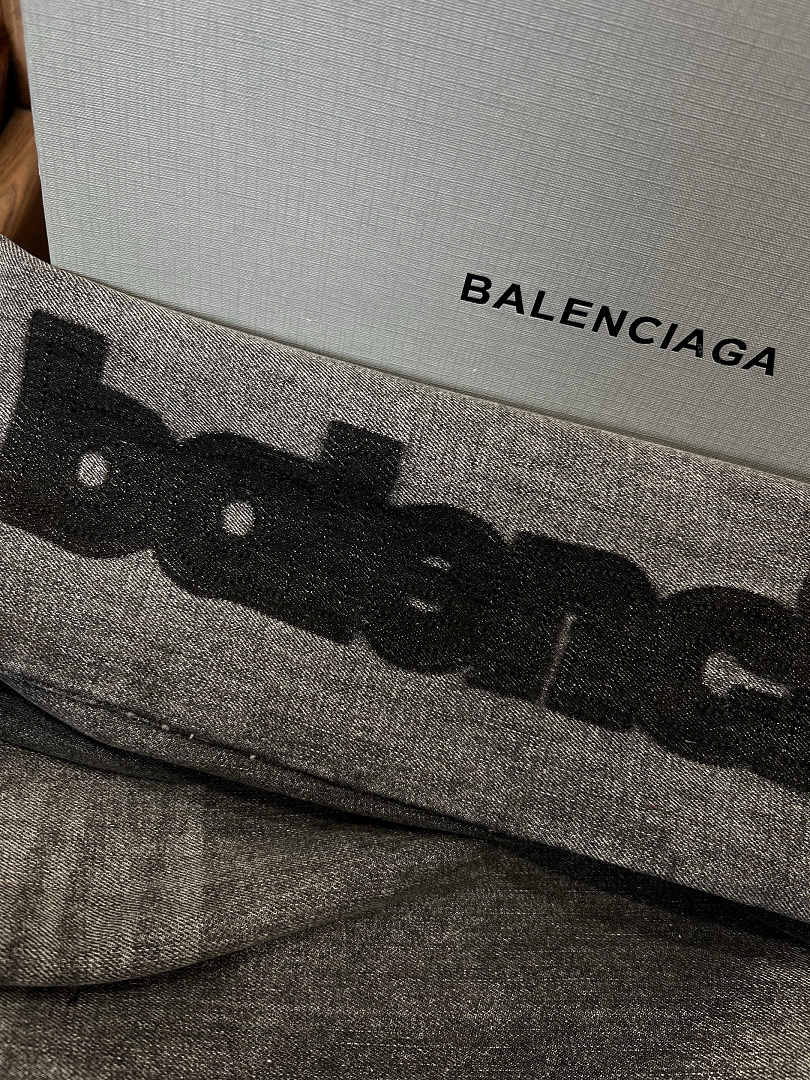 Balenciaga 3249959-5L - Image 8