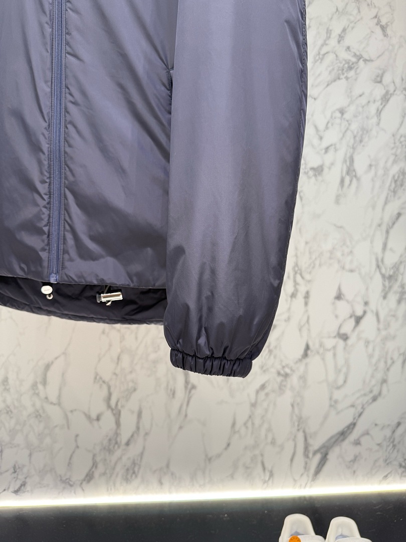 Prada 5686−52L - Image 17