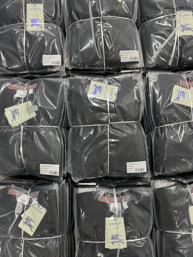 Burberry 526362−51L - Image 14