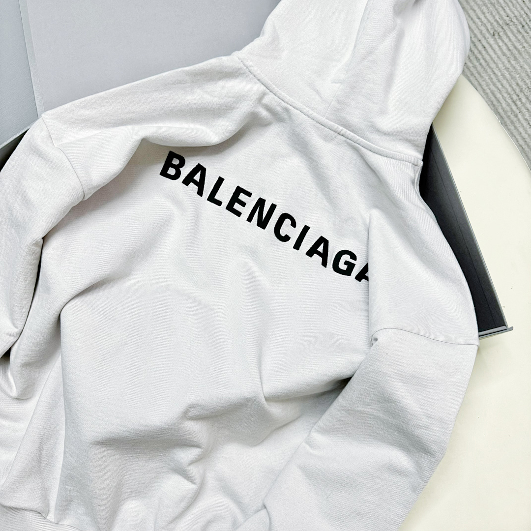 Balenciaga 5M018−17L - Image 7
