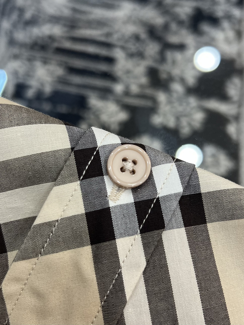 Burberry 549−8L - Image 9