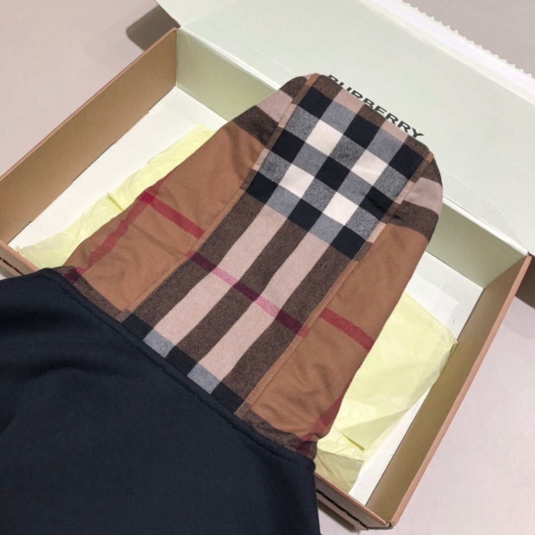 Burberry Yuan — - Image 22