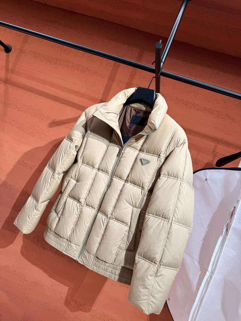 Prada 5290−8L - Image 10