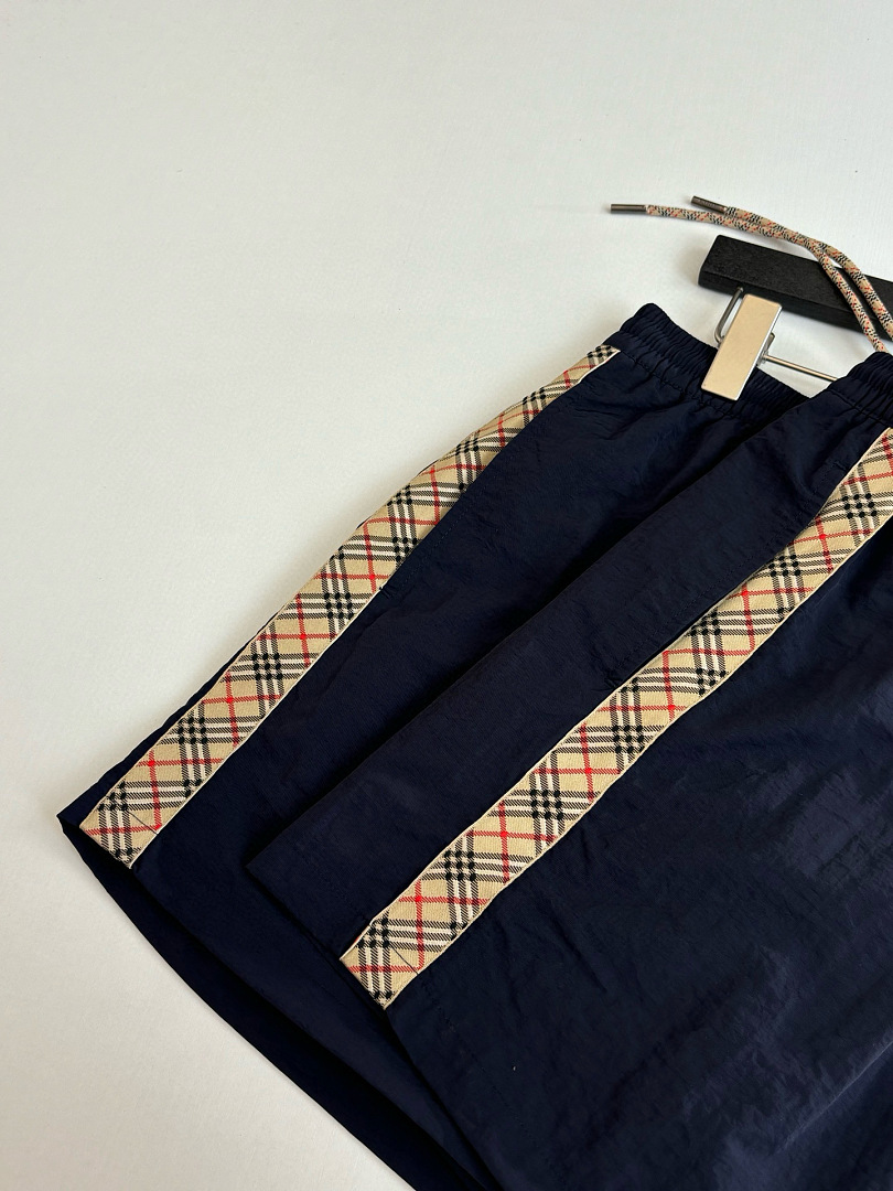Burberry 31912-31L - Image 16