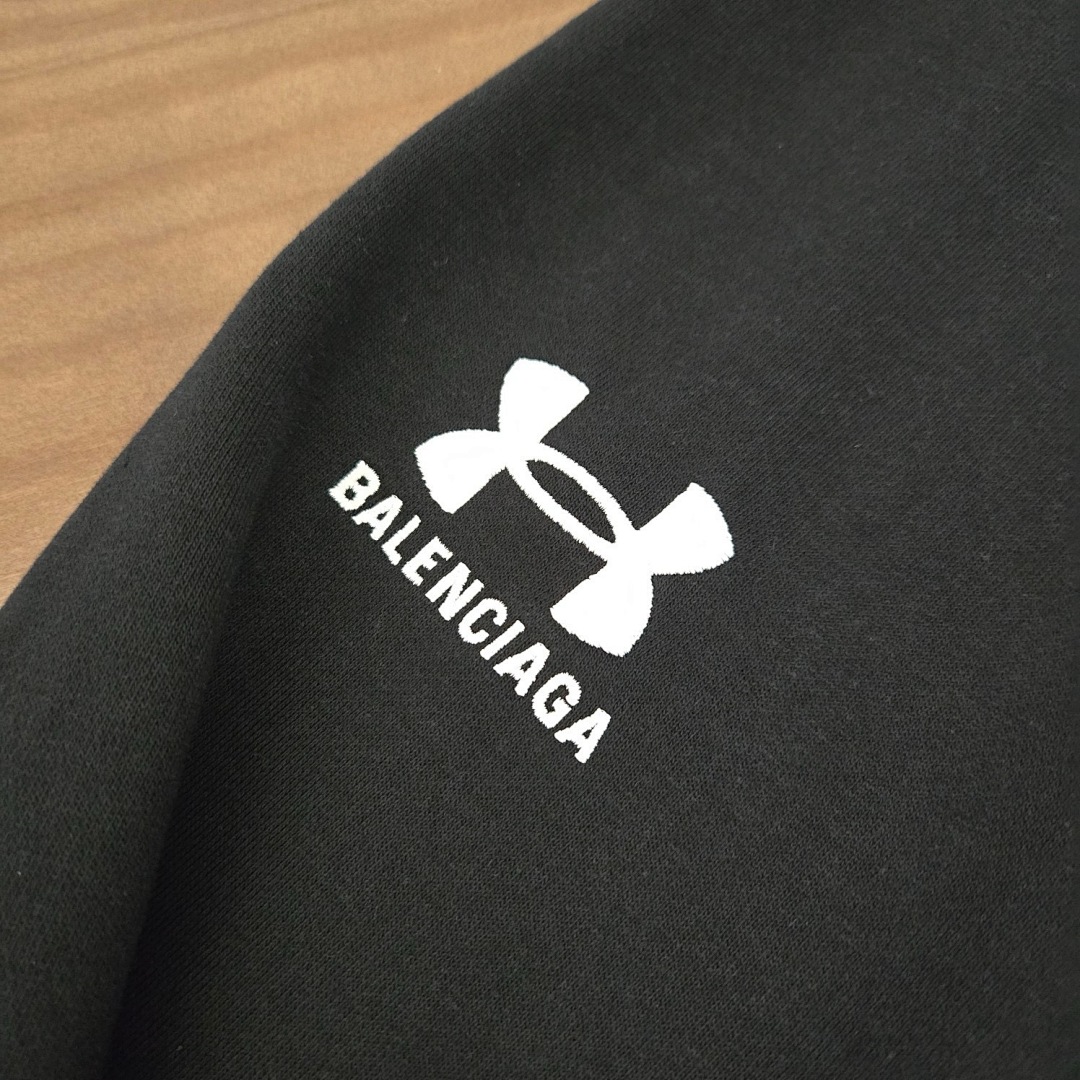 Balenciaga Half - Image 4