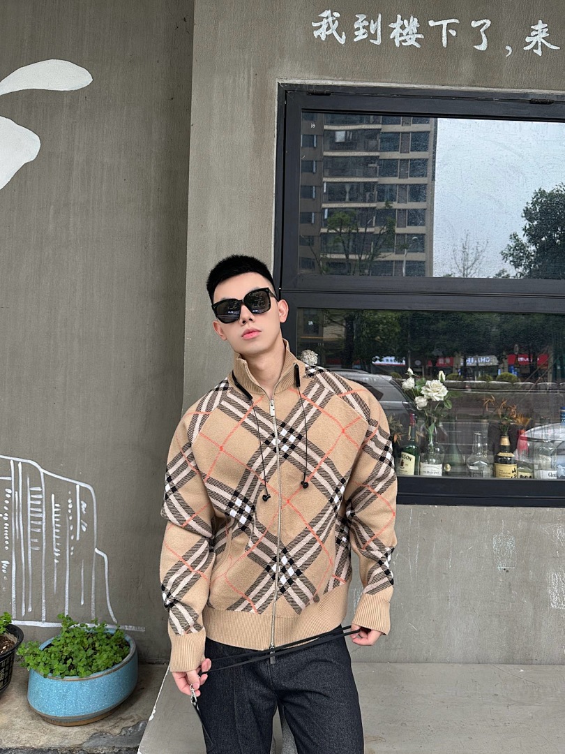 Burberry — - Image 2