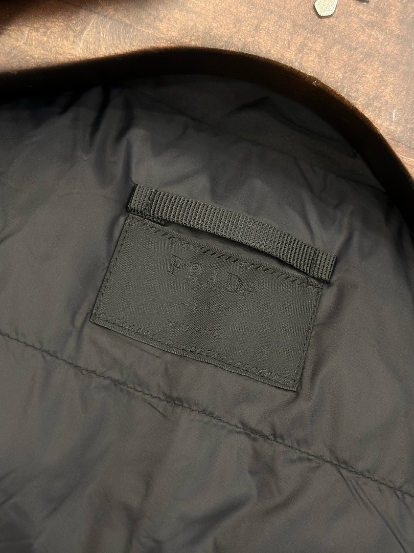 Prada 5294−8L - Image 10