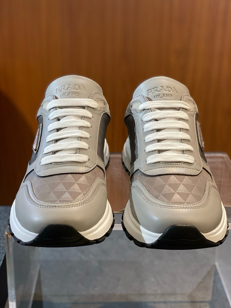 Prada 533552−33L - Image 8