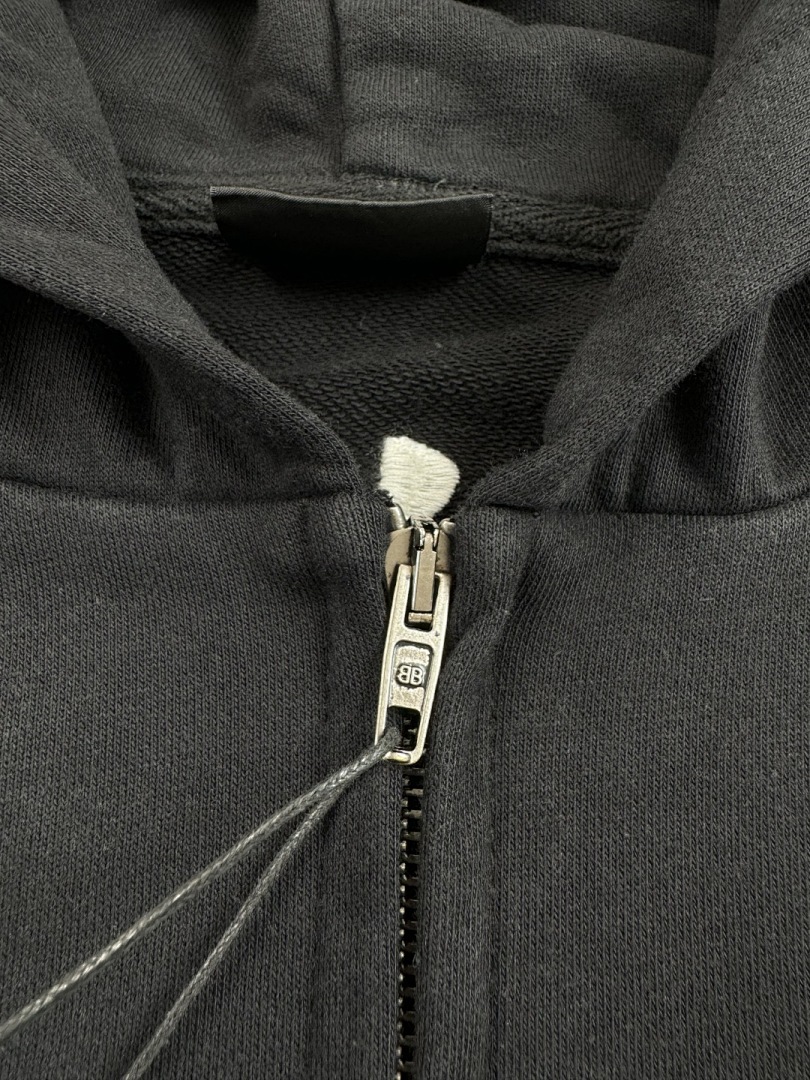 Balenciaga Half - Image 12
