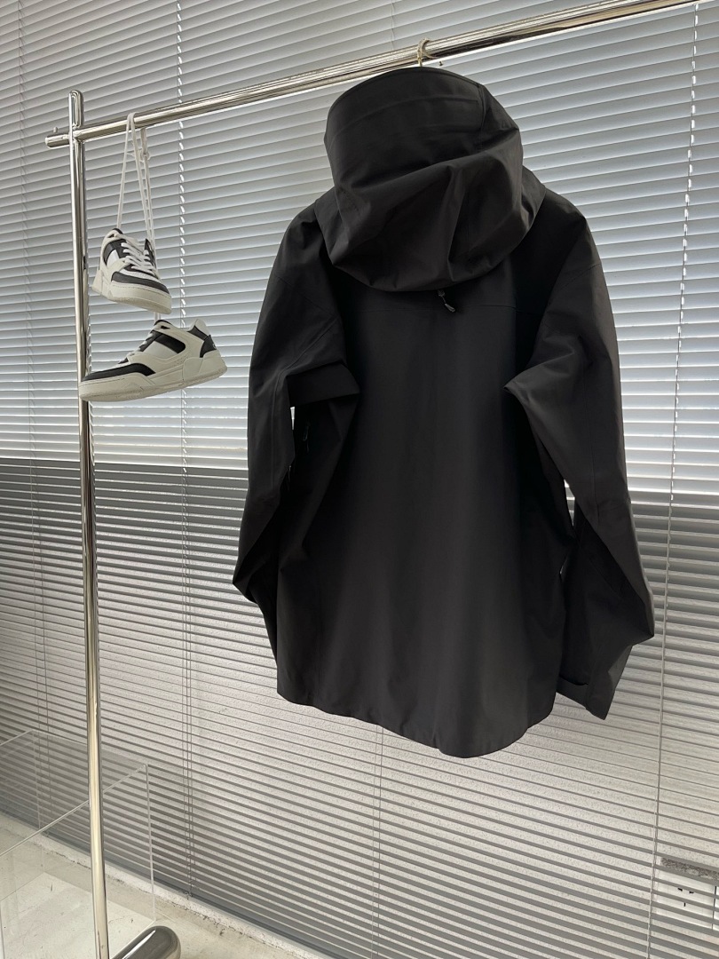 Arc'teryx — - Image 12