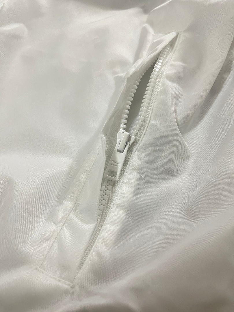 Prada 6888-60L - Image 37
