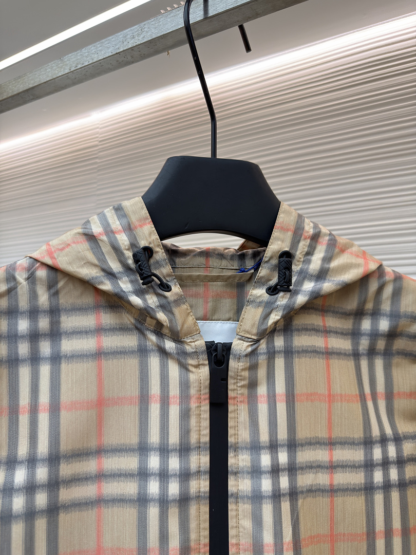 Burberry 6D276-61L - Image 6
