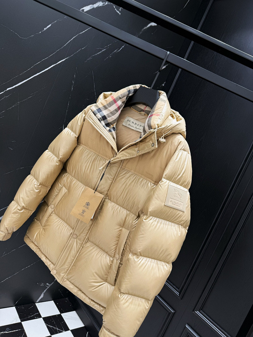 Burberry . 59650−92L - Image 29