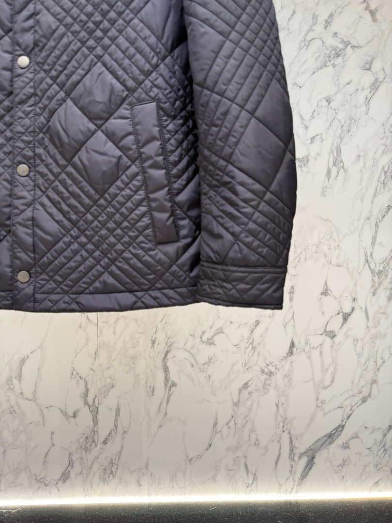 Burberry 349-13L - Image 17