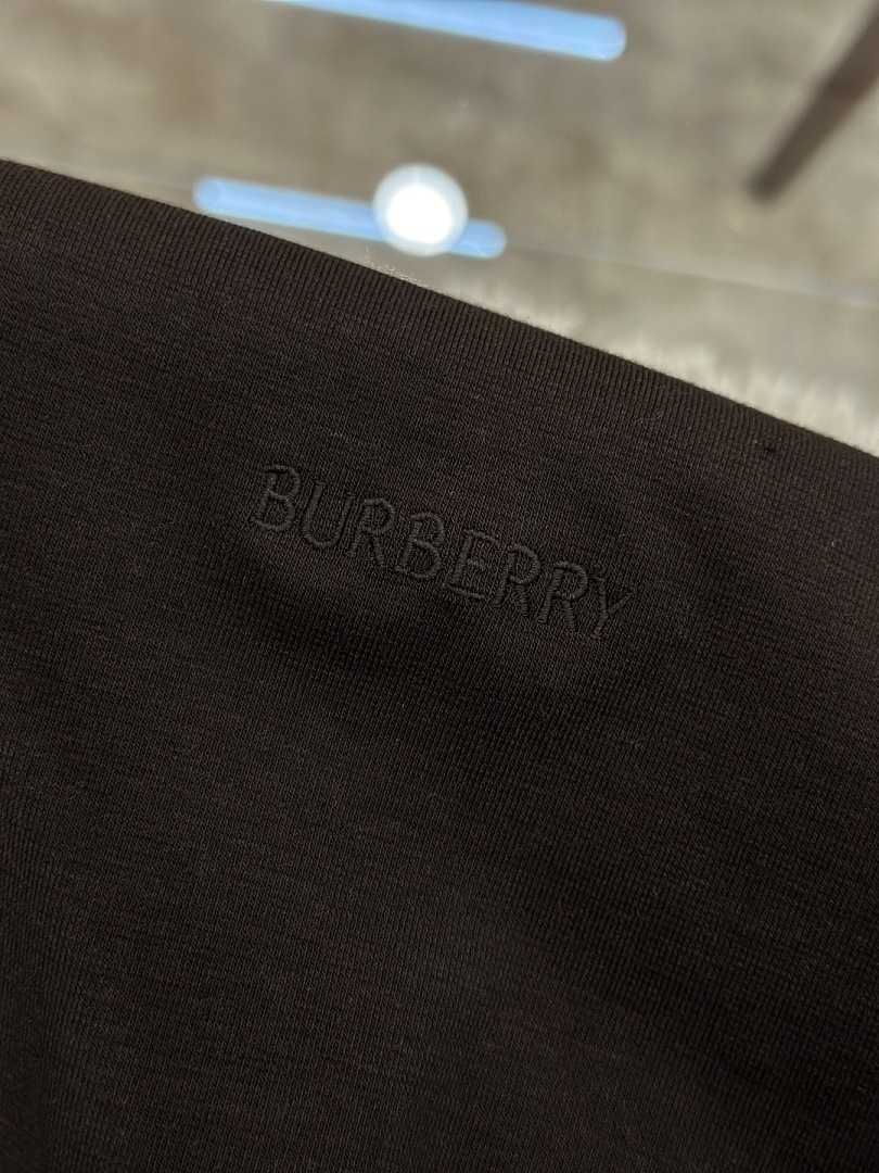 Burberry 567−8L - Image 12
